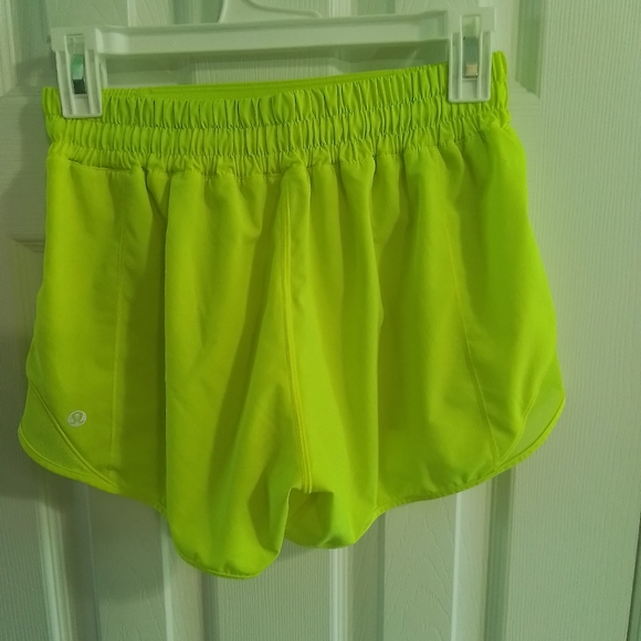 Lululemon Hotty Hot Shorts - Picture 2 of 2